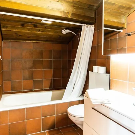 Haus Caroline, Mitte